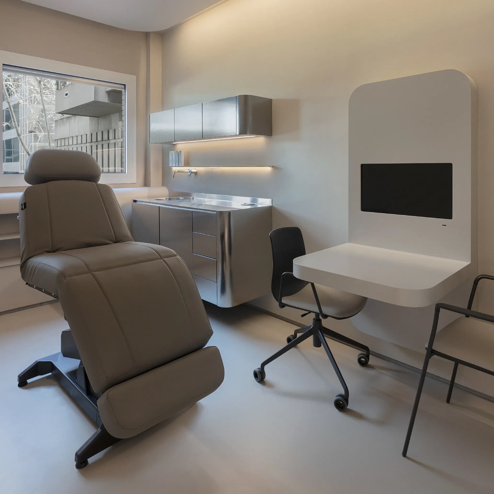 Interior de Dfine Clinic, la consulta de la Dra. Luisa Alarcón en Barcelona